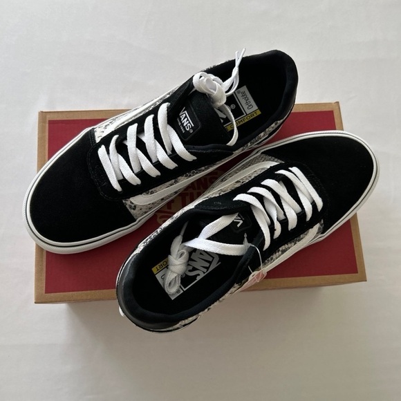 (NWT) Vans Ward DX Women's Shoes in Gray & Black - Picture 8 of 16